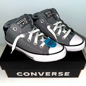 NEW Converse Kids Chuck Taylor All Star Axel Sneakers Size 1